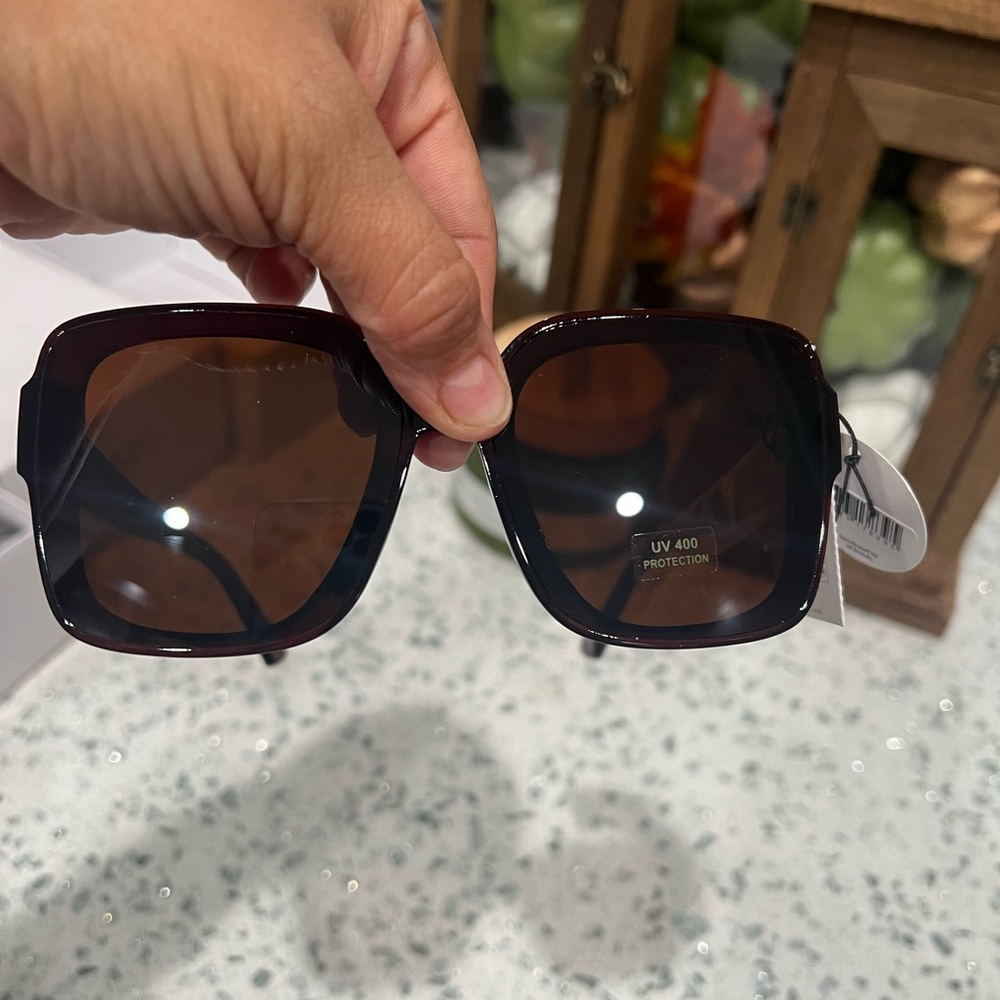 Brown Sun glasses brand new good Quality
